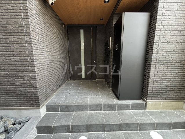 26/30 エントランス