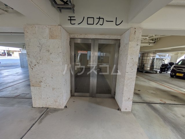 16/21 エントランス