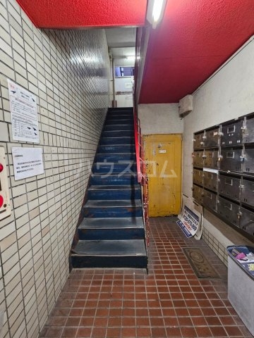 16/18 エントランス
