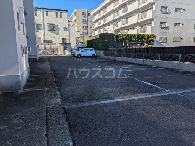 24/26 駐車場