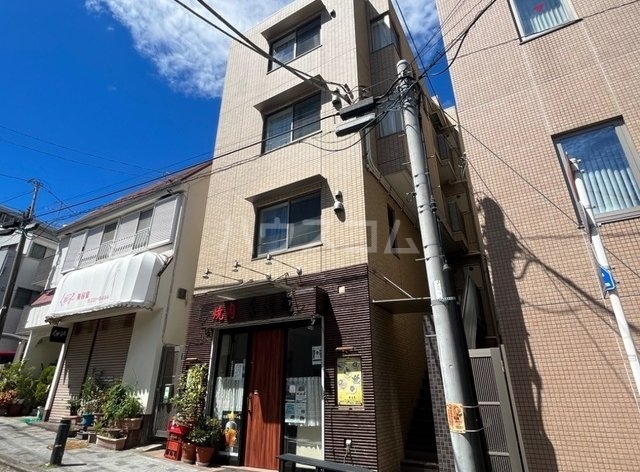 23/29 エントランス