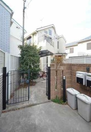 16/20 エントランス