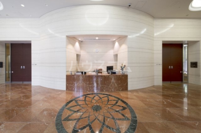 18/18 エントランス