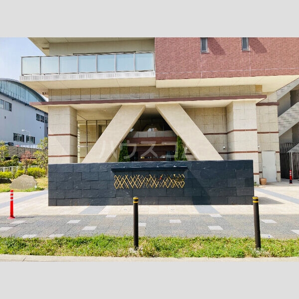 17/27 エントランス