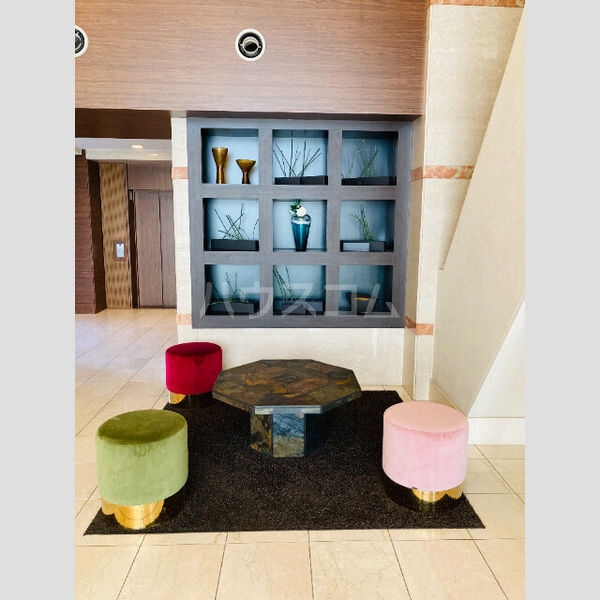 20/27 エントランス