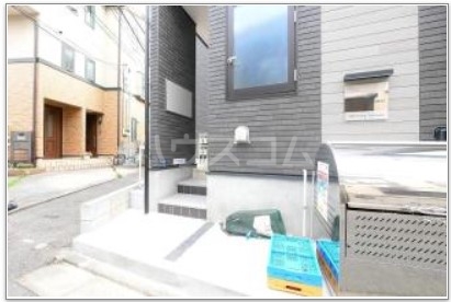 16/21 エントランス