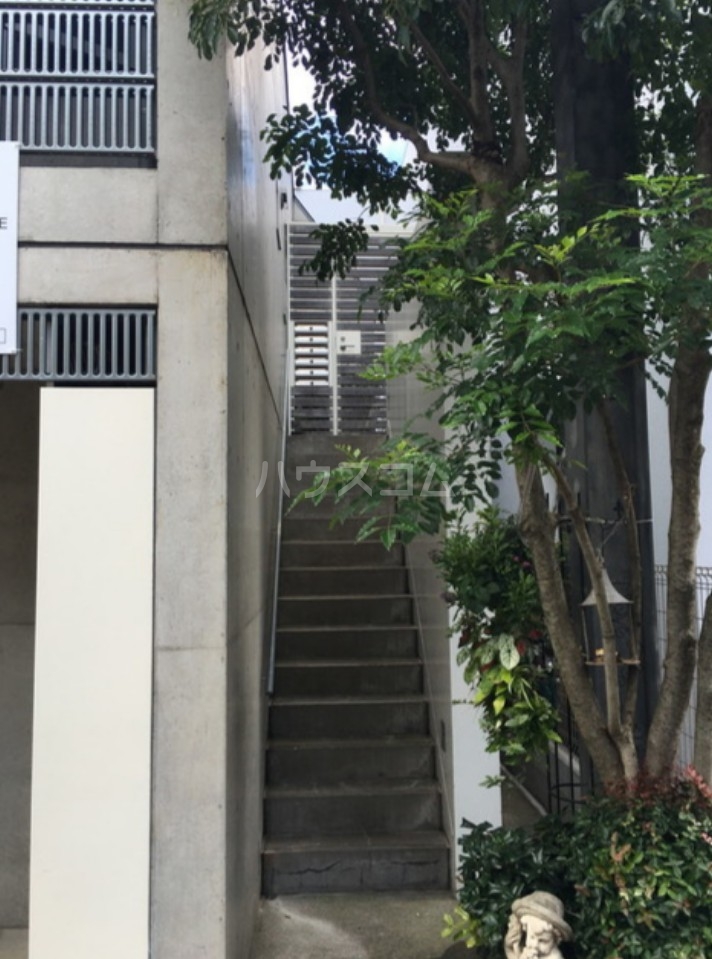 14/15 エントランス