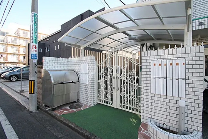 17/25 エントランス