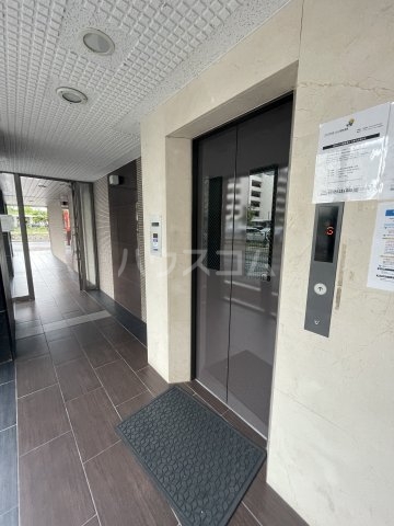 13/16 エントランス