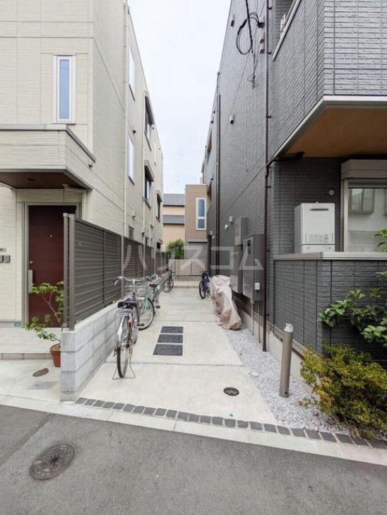 15/19 エントランス