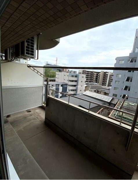 13/18 バルコニー