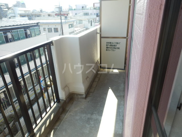18/28 バルコニー