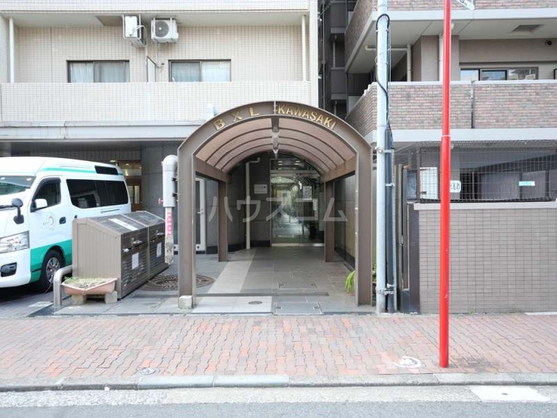 13/19 エントランス