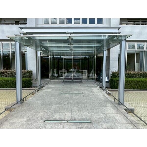 2/2 エントランス