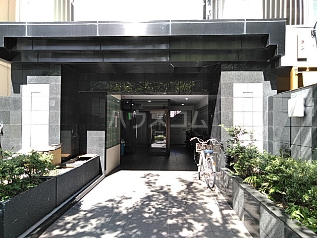 16/26 エントランス