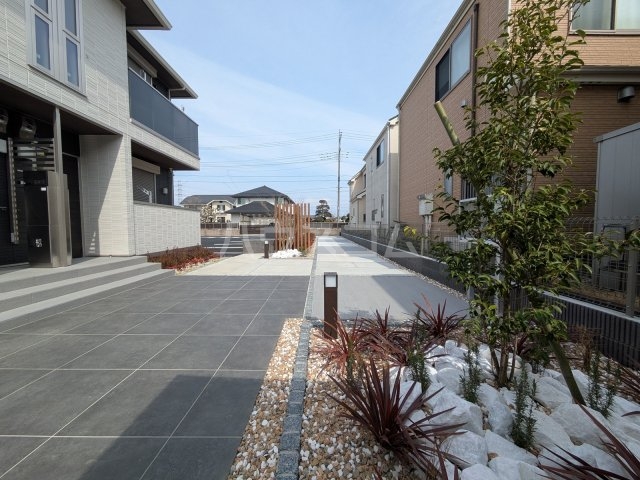 28/30 エントランス