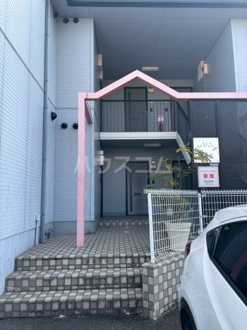 25/30 エントランス