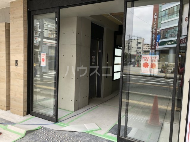 14/20 エントランス