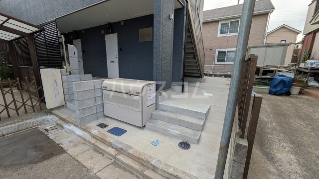 15/16 エントランス