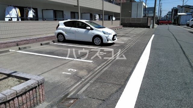 22/30 駐車場