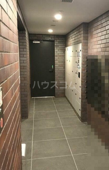 16/26 エントランス