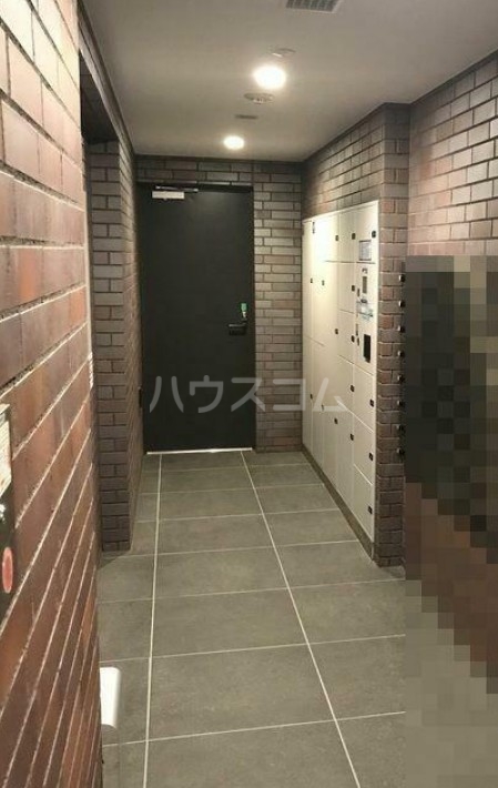 16/26 エントランス