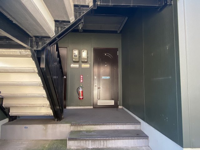 22/30 エントランス