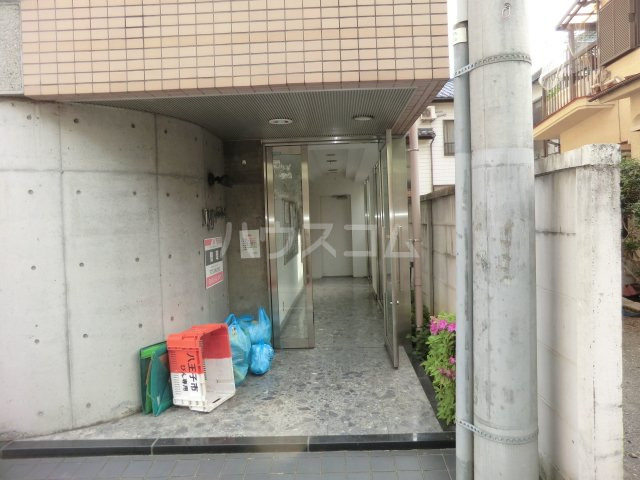 20/29 エントランス