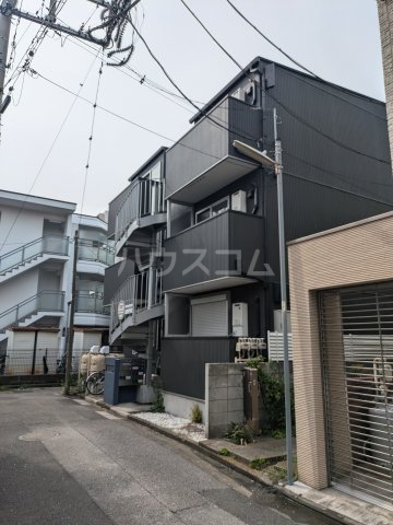 19/30 エントランス