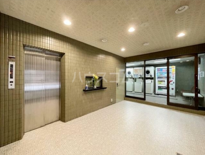 20/28 エントランス