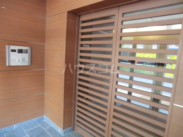 22/30 エントランス