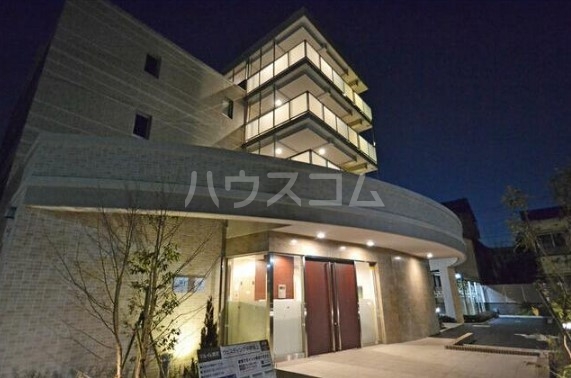 18/21 エントランス