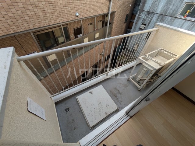 23/30 バルコニー