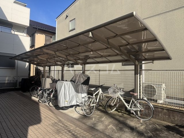 28/30 駐車場