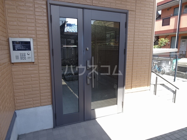 17/26 エントランス