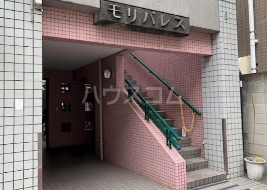 14/15 エントランス