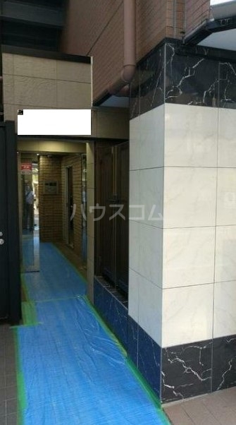 15/23 エントランス