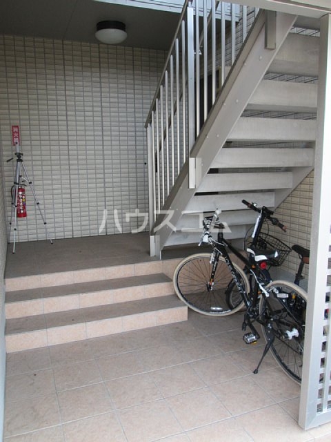 24/30 エントランス