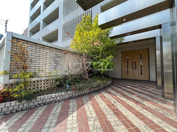 17/25 エントランス