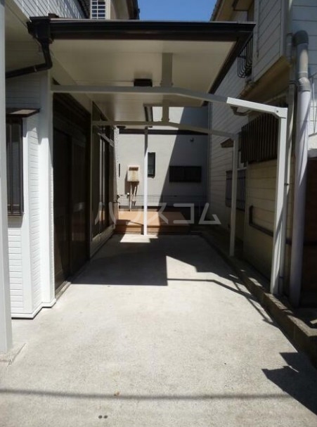 16/17 エントランス