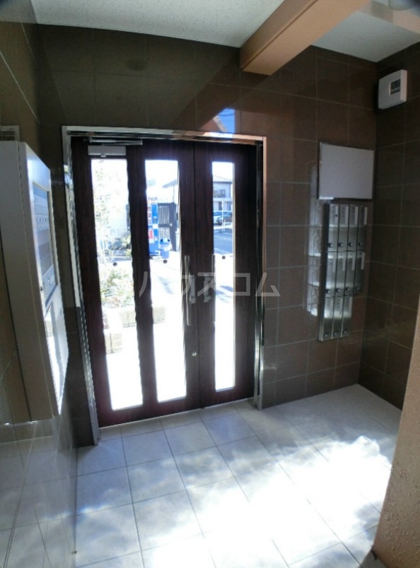 15/26 エントランス