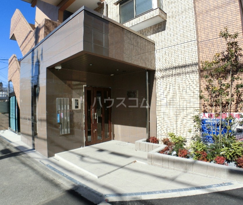 16/26 エントランス