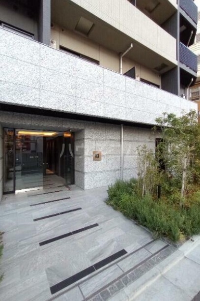 15/16 エントランス