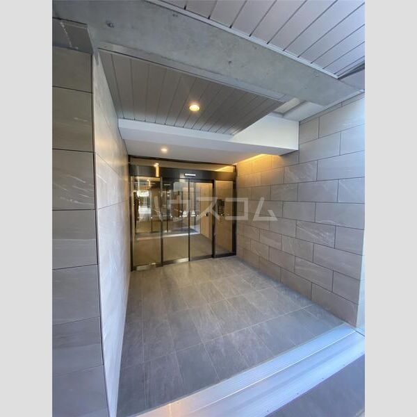 15/19 エントランス