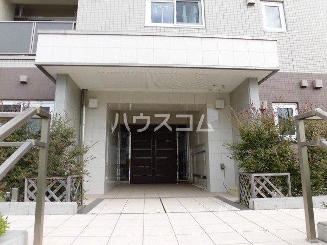 22/30 エントランス