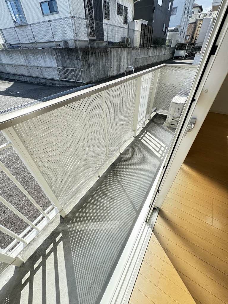 13/23 バルコニー