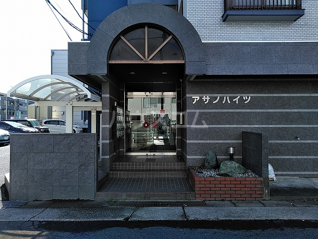 28/30 エントランス