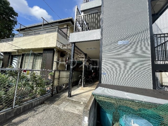 21/23 エントランス