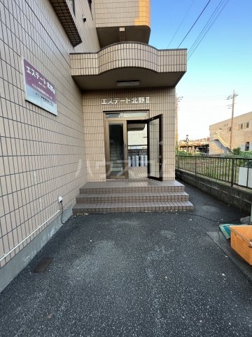 21/30 エントランス