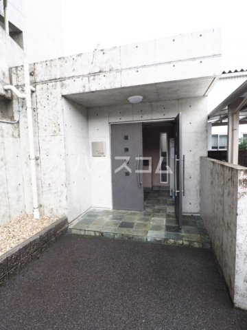 25/30 エントランス